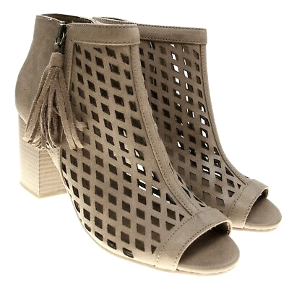 NWOT Ankle boots